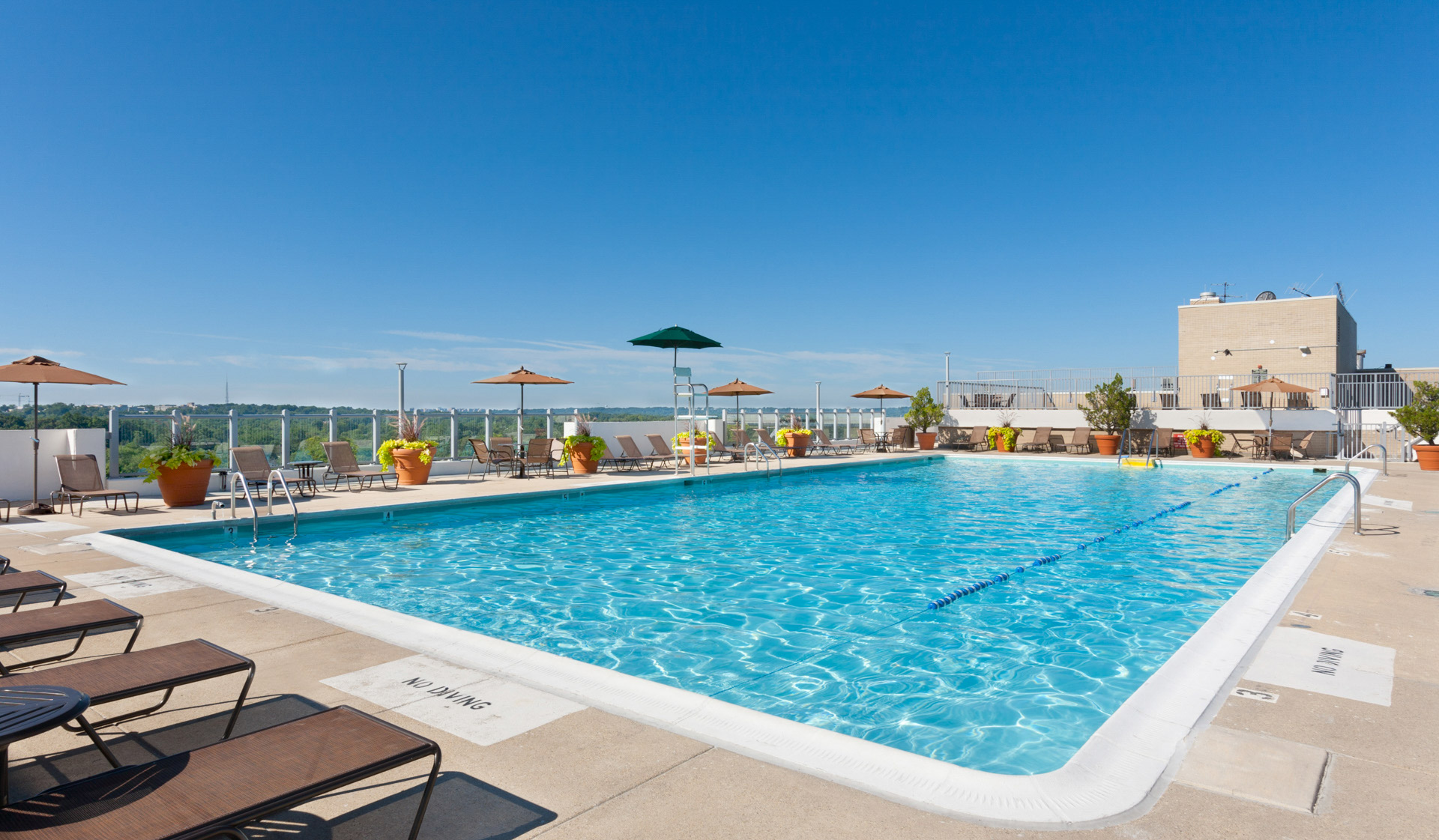Willard Towers - Chevy Chase, MD - Rooftop Amenity Deck
